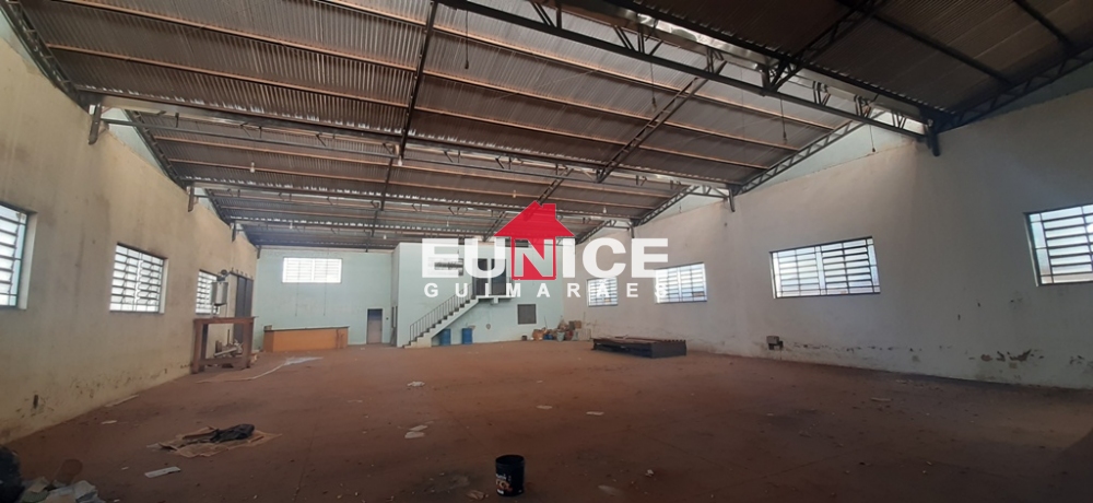 Barracão com 502m² construção na Rua Marcos Toquetão.