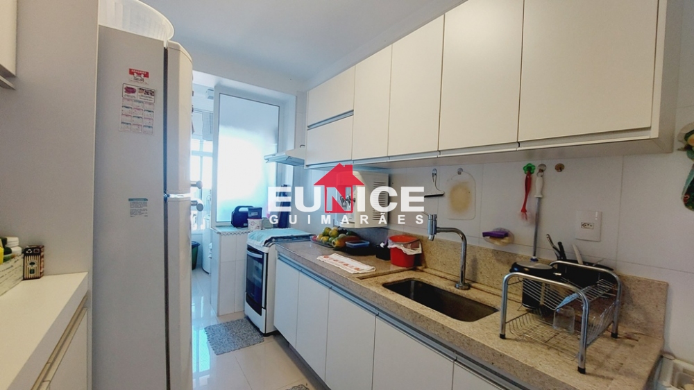 Apartamento com 3 Suites rico armários. R$ 750mil