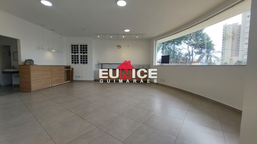 Imóvel Comercial Av Saudade enfrente Padaria Delly!