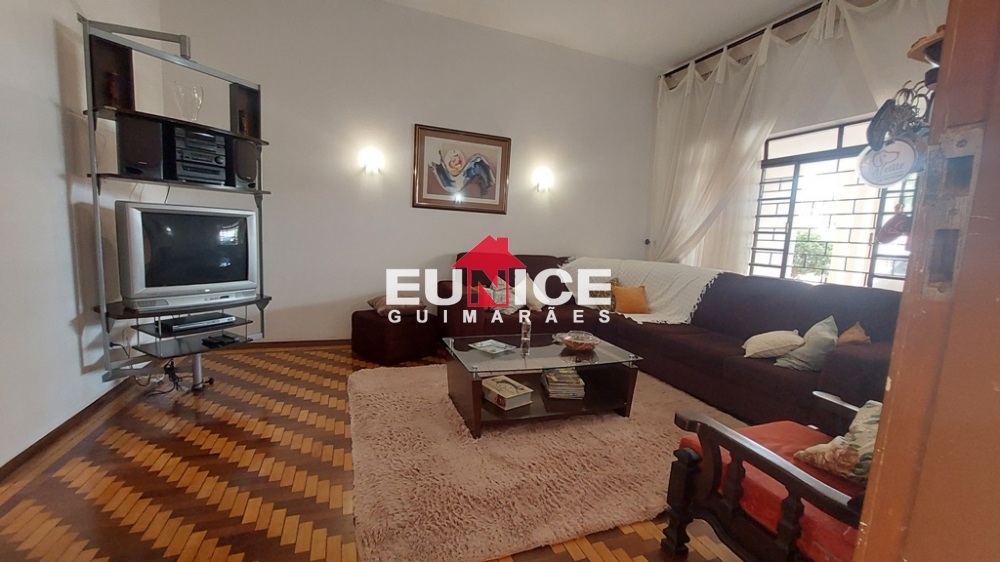 Casa Rua Pedro Toledo ótima para Investidor!