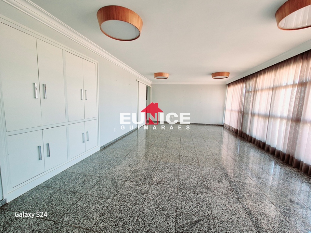 Apartamento com 195m² , Vila  Bandeirantes, 3 suites. R$ 750 mil!