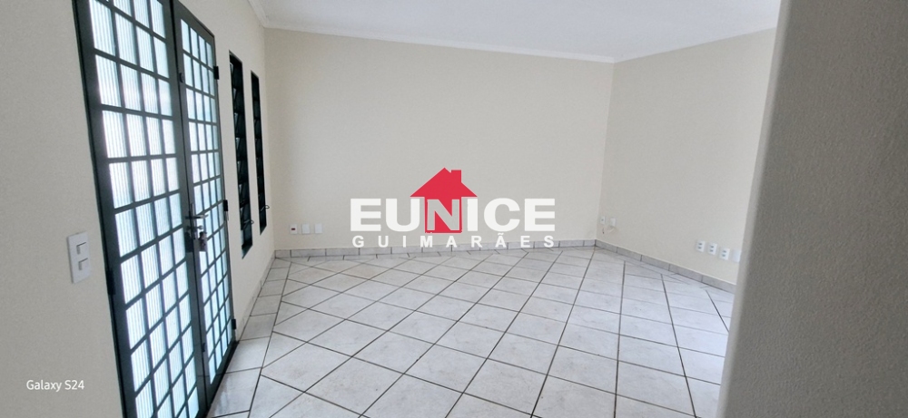 Casa Locação  Bairro Paraiso ! R$ 1.300,00